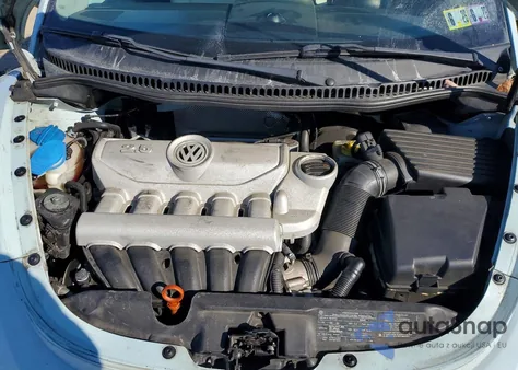 2010 Volkswagen New Beetle z USA, uszkodzony, nr VIN 3VWRW3AL0AM008109